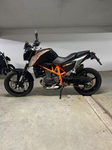 KTM Duke 690