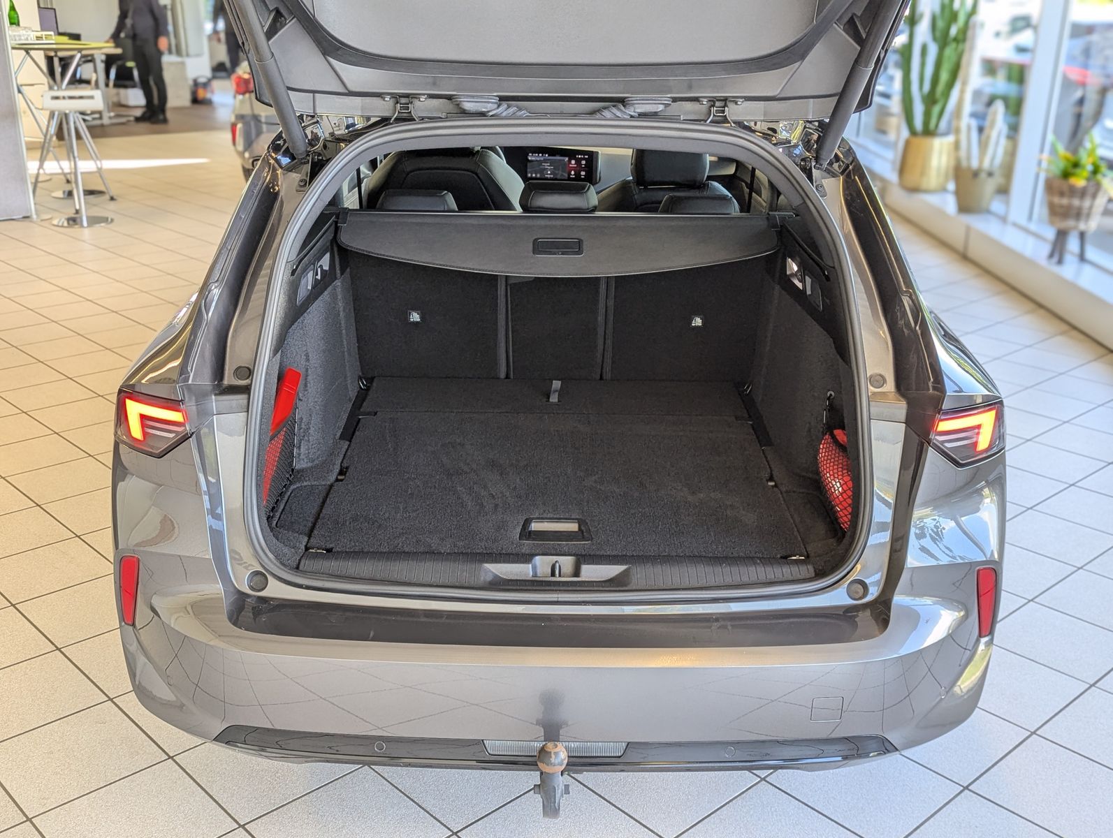 OPEL Astra 1.2 Ultimate Leder-Nappa Sitzlüft AHK Pano - Image 17