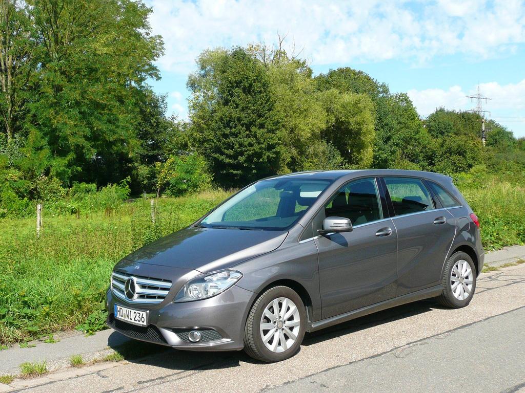 Mercedes-Benz B 180