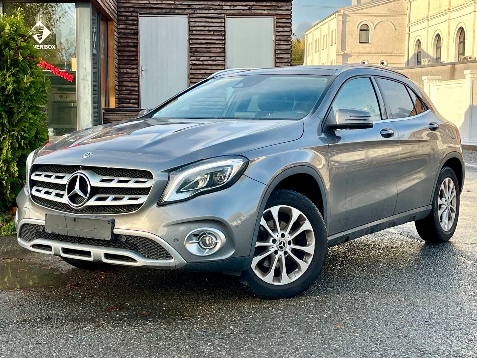 Mercedes-Benz GLA 200 ~ KAMERA ~ PANORAMA ~ LEDER ~