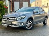 Mercedes-Benz GLA 200 ~ KAMERA ~ PANORAMA ~ LEDER ~ - gebrauchte Mercedes-Benz GLA 200 aus dem Jahr 2017