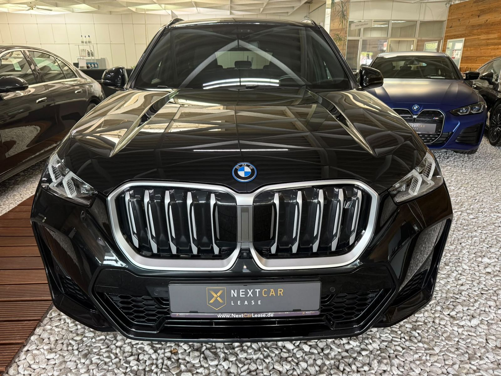 BMW iX1 30 xDrive M Sport Pano H/K Park.HUD SHz imagem 2