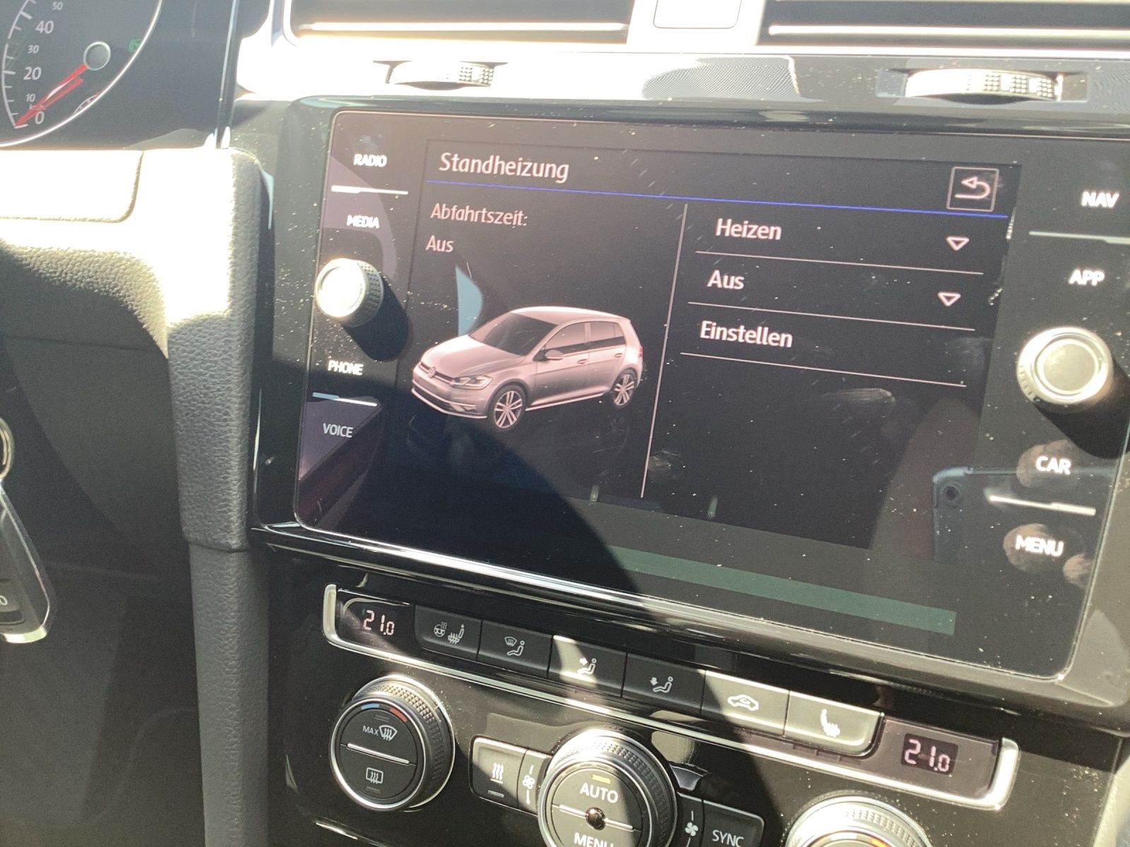 Fahrzeugabbildung Volkswagen Golf VII TSI Highline DSG Standh LED ACC