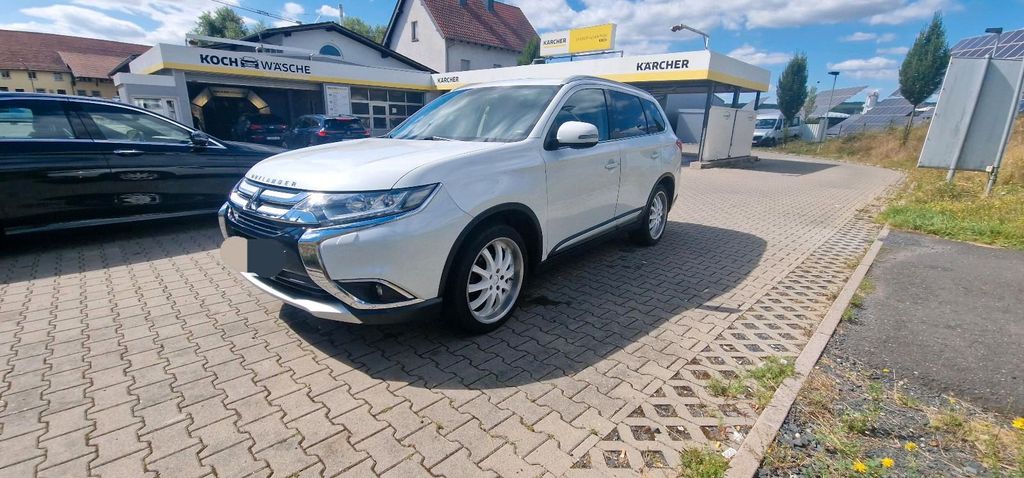 Image of Mitsubishi Outlander