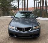 Honda Ich biete hier einen Honda Accord 2.0 - Honda Accord mit Benzin-Antrieb: Kombi, 2.0