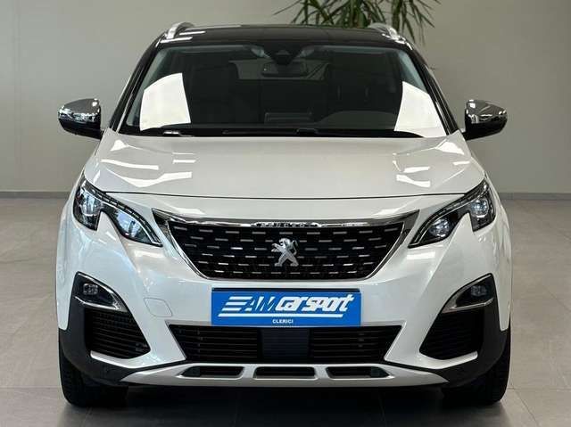 Peugeot 3008 Crossway 48°52'22.544" N 02°17'58.8