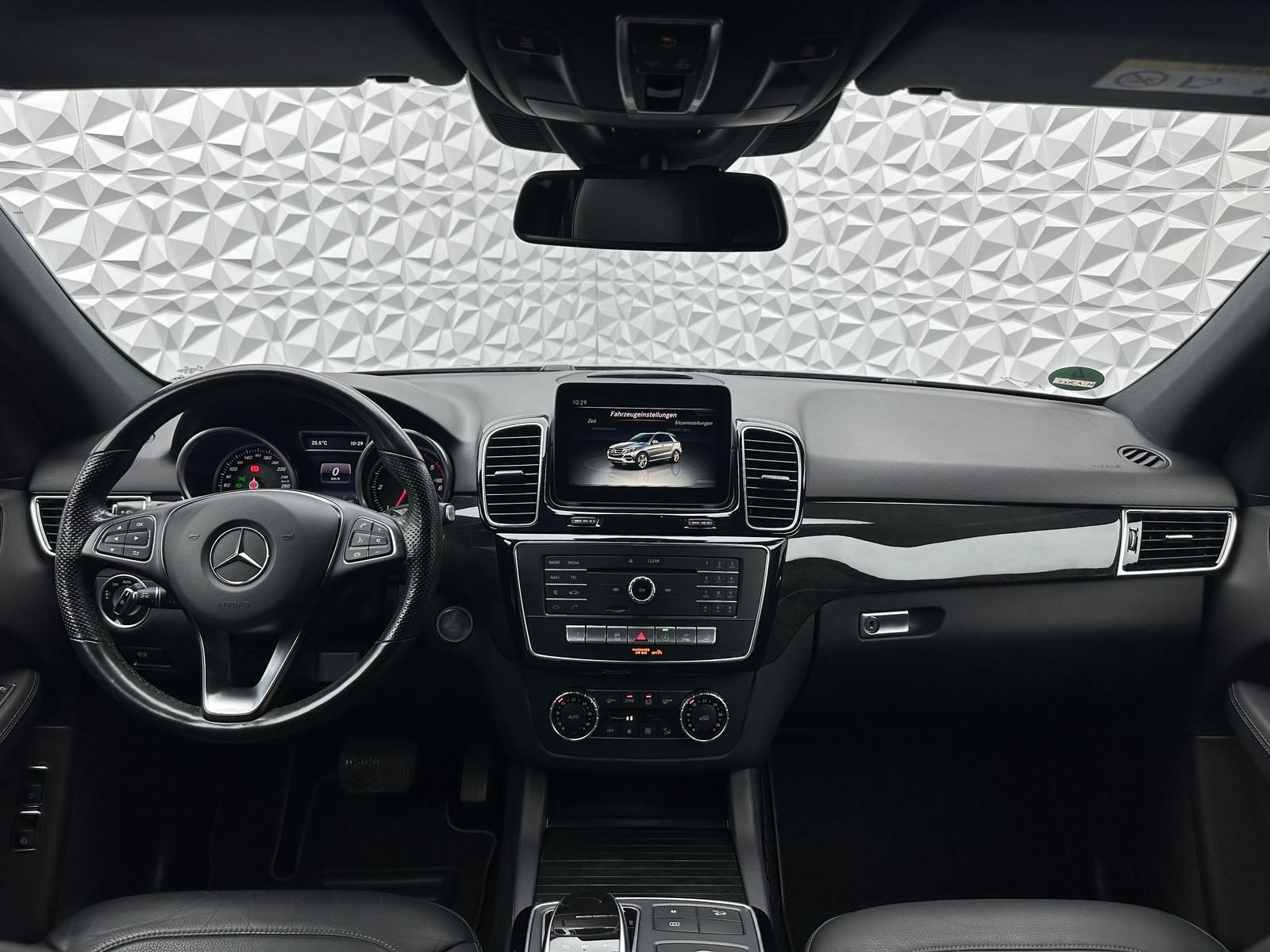 Fahrzeugabbildung Mercedes-Benz GLE 350d AMG/4MATIC/DISTRO/AHK/PANO/KEYL/RCAM/IL