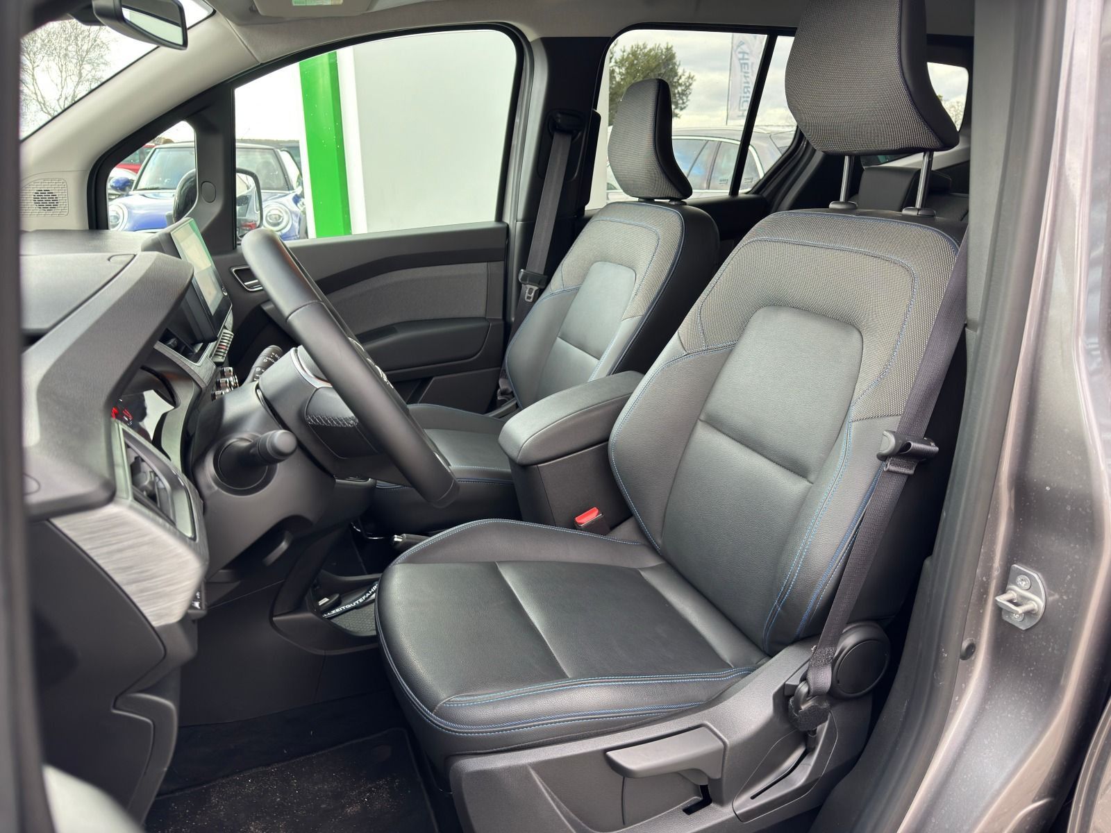 Fahrzeugabbildung Nissan Townstar Kombi 131PS 6-Gang*360°Cam*LED*NAVI*