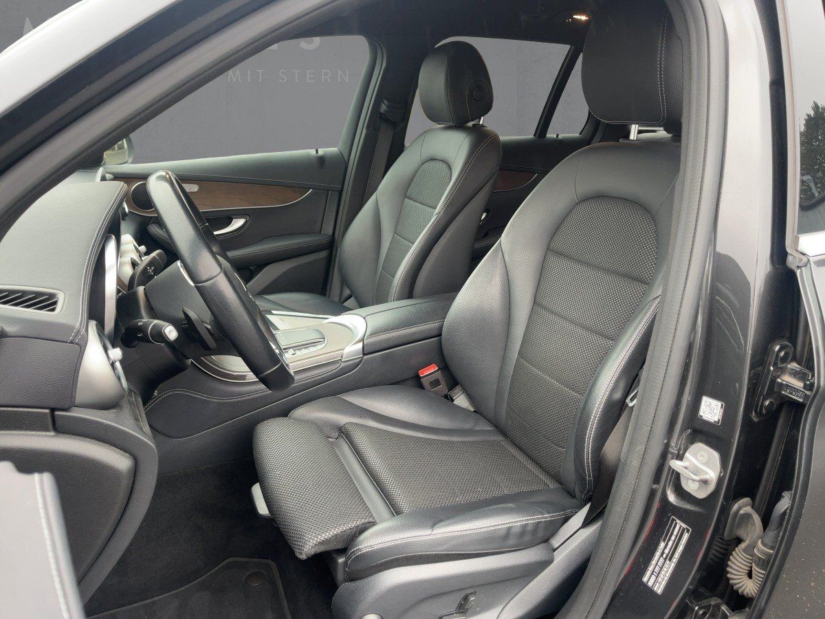 Fahrzeugabbildung Mercedes-Benz GLC 220 d 4M LED/Tempomat/Kamera/AHK