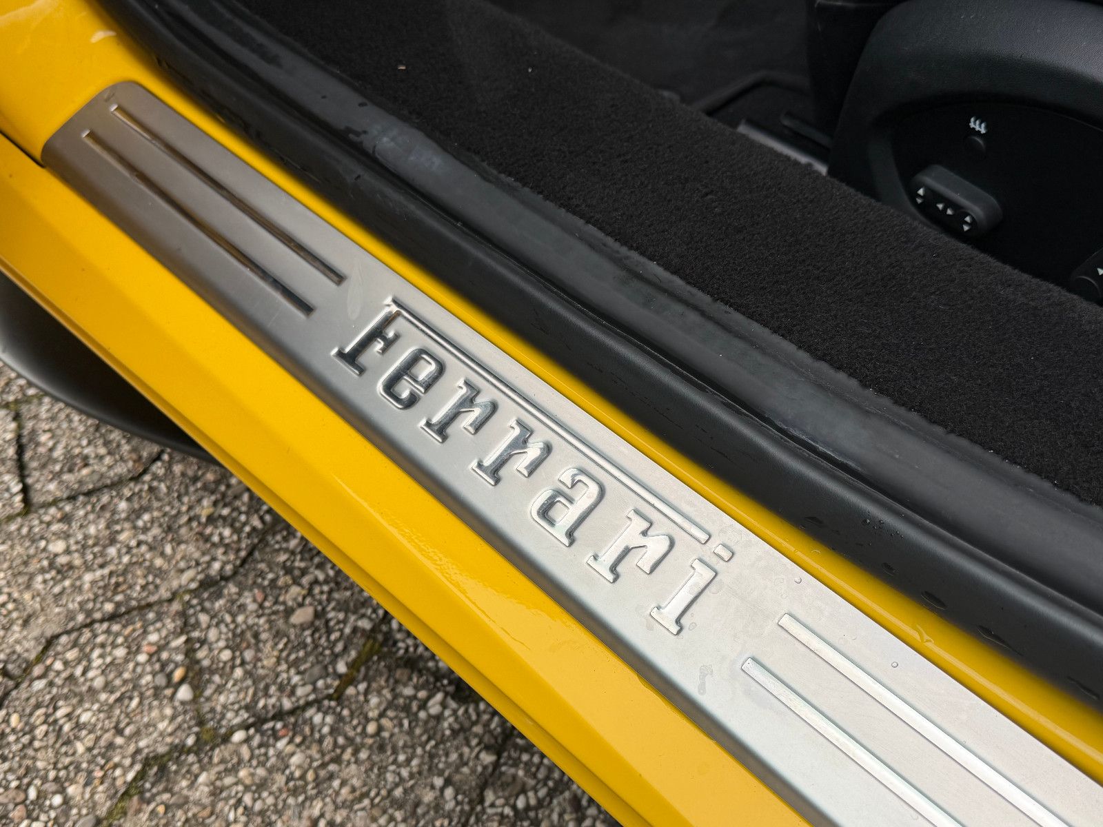 Fahrzeugabbildung Ferrari F8 Spider /LIFT/KAMERA/CARBON-LED-LENK./MEMORY