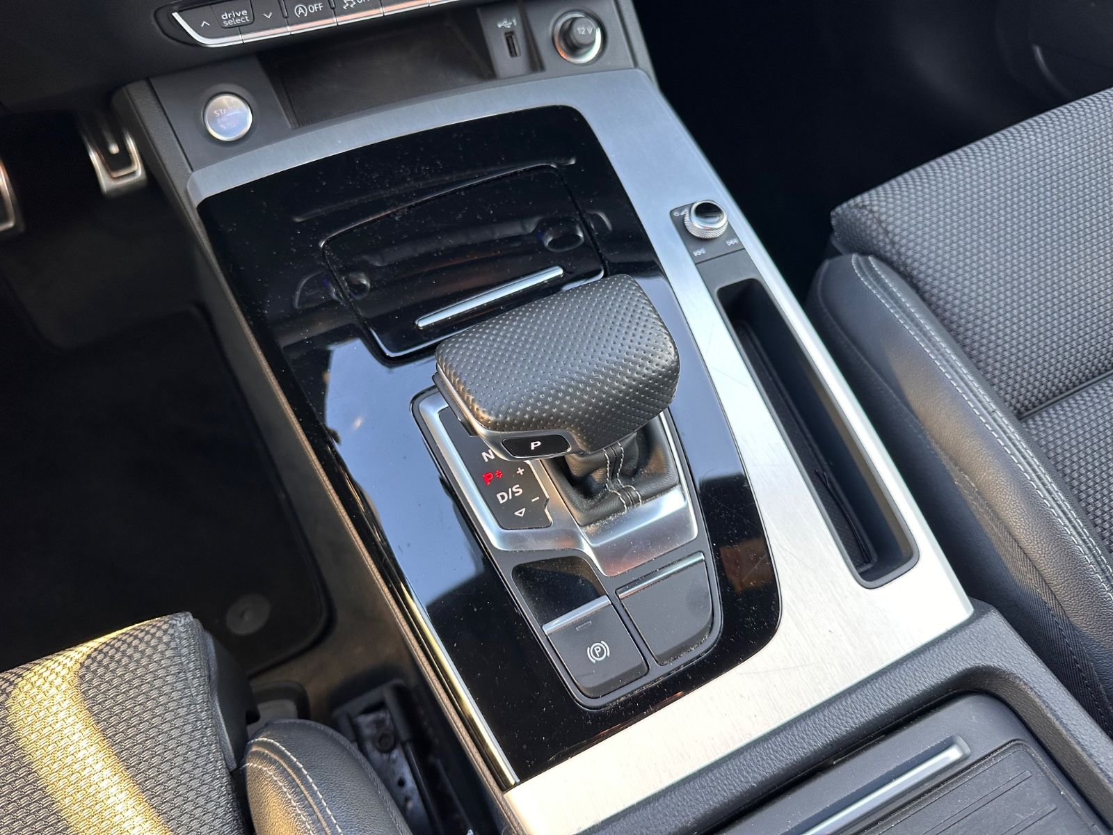 Fahrzeugabbildung Audi Q5 40 TDI quattro S line AHK/ACC/Navi/APP/LED