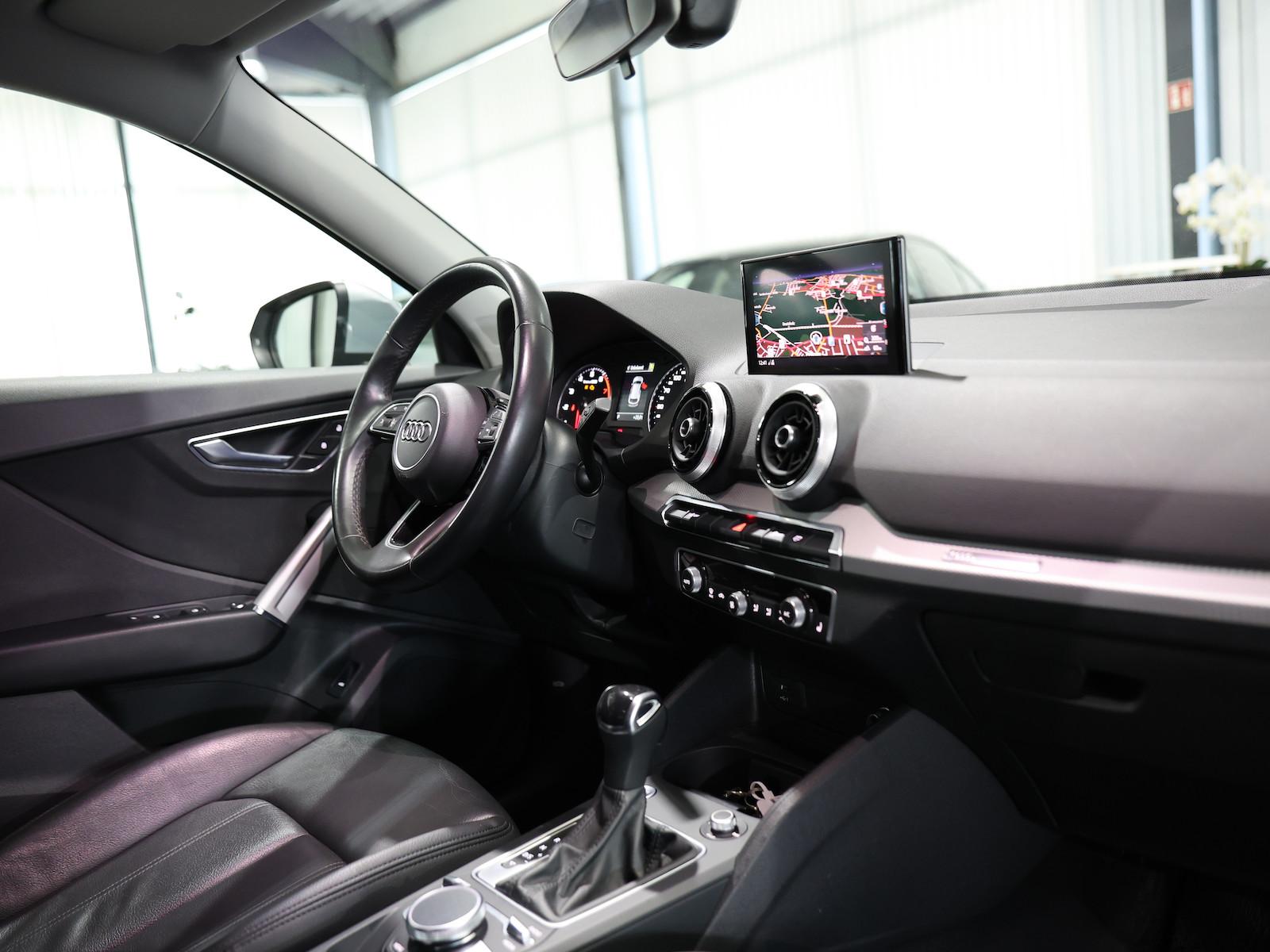 Audi Q2 35 TFSI ADVANCED SILVER & BLACK / LED, LEDER, миниатюра 21