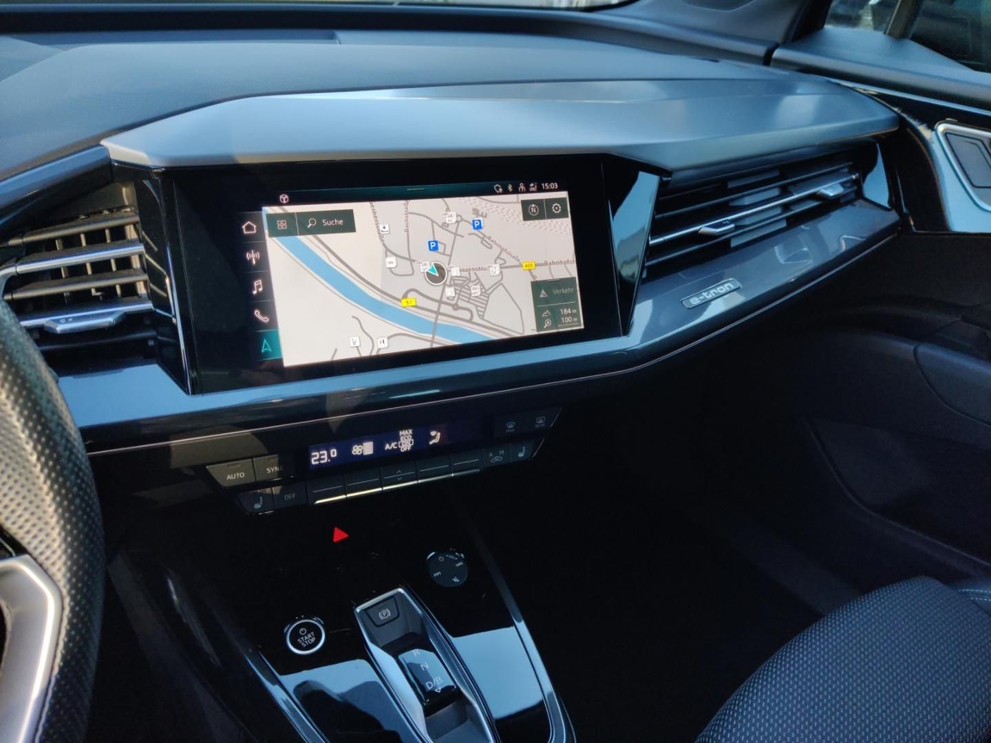 Fahrzeugabbildung Audi Q4 e-tron 40 S Line Matrix Navi Pano