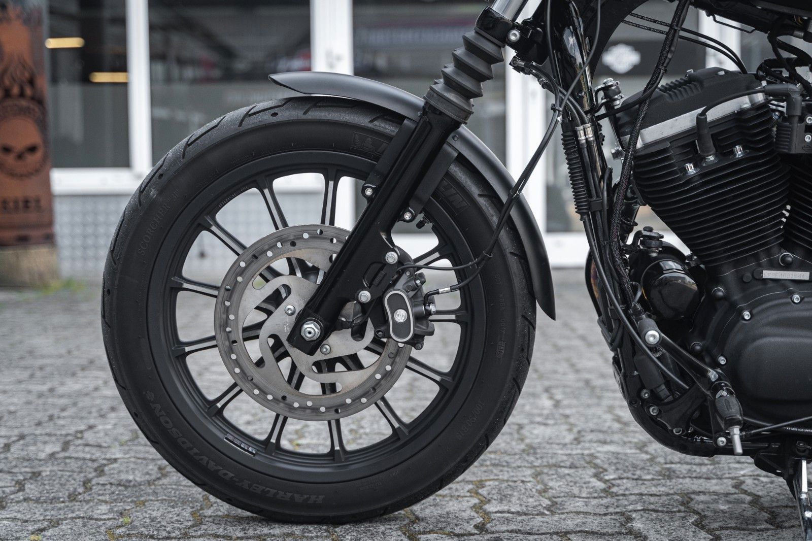 Fahrzeugabbildung Harley-Davidson XL883N IRON SPORTSTER - APE-Lenker