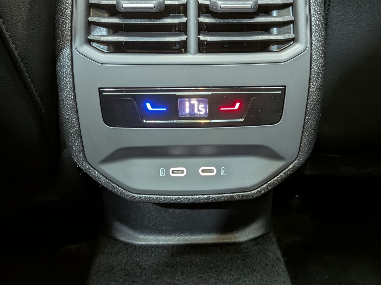 Fahrzeugabbildung CUPRA Leon 1.5 eTSI DINAMICA*MATRIX*ACC*PANO*AHK 5J-Ga