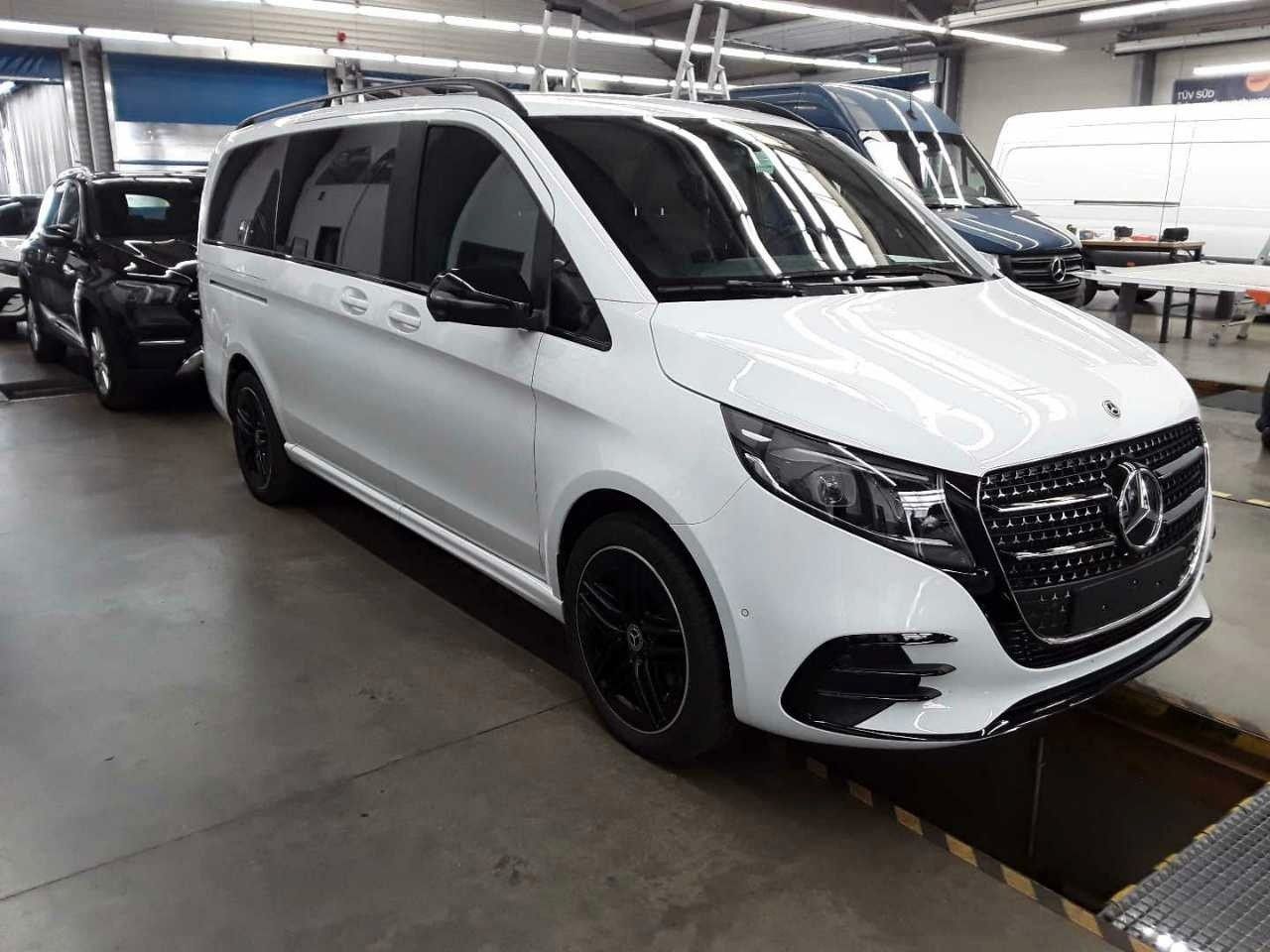 Fahrzeugabbildung Mercedes-Benz V 300 d 4MATIC EXCLUSIVE AMG Panorama AHK2,5to