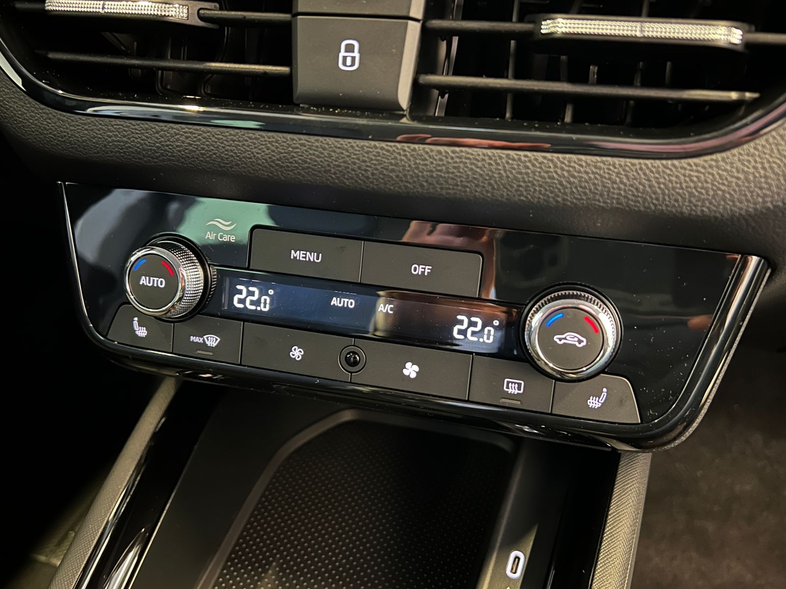 Fahrzeugabbildung SKODA Kamiq Selection 1.0 TSI DSG *AHK, LED, SmartLink