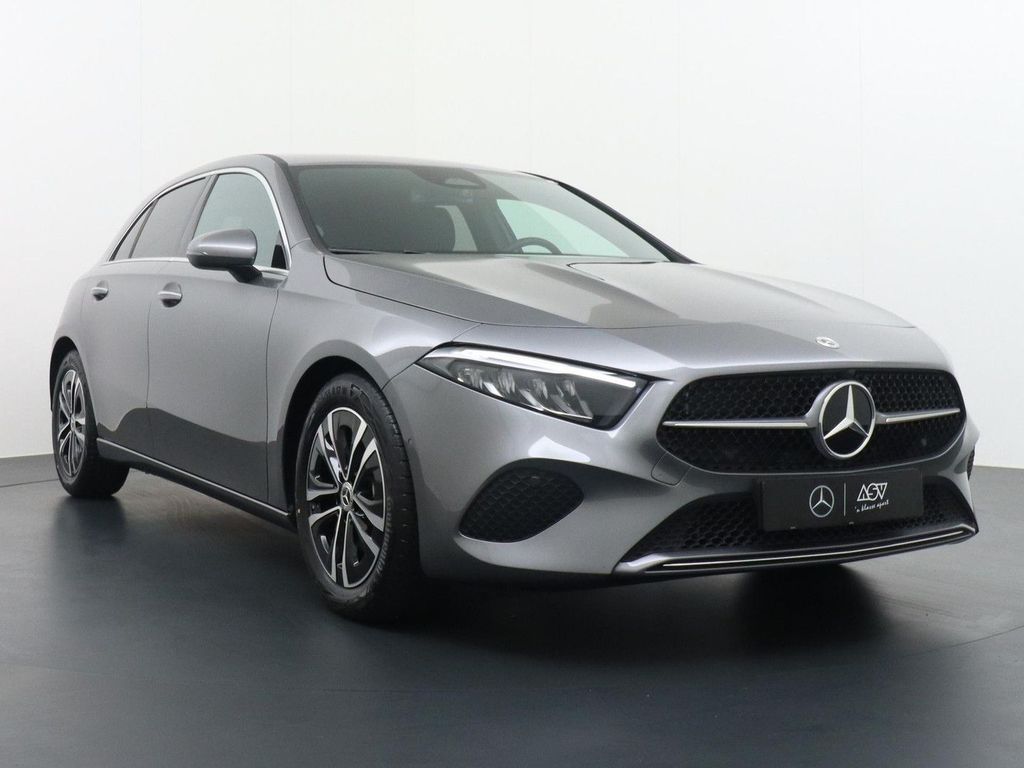 Mercedes-Benz A 180 Star Edition Luxury Line | Tempomat | Acht
