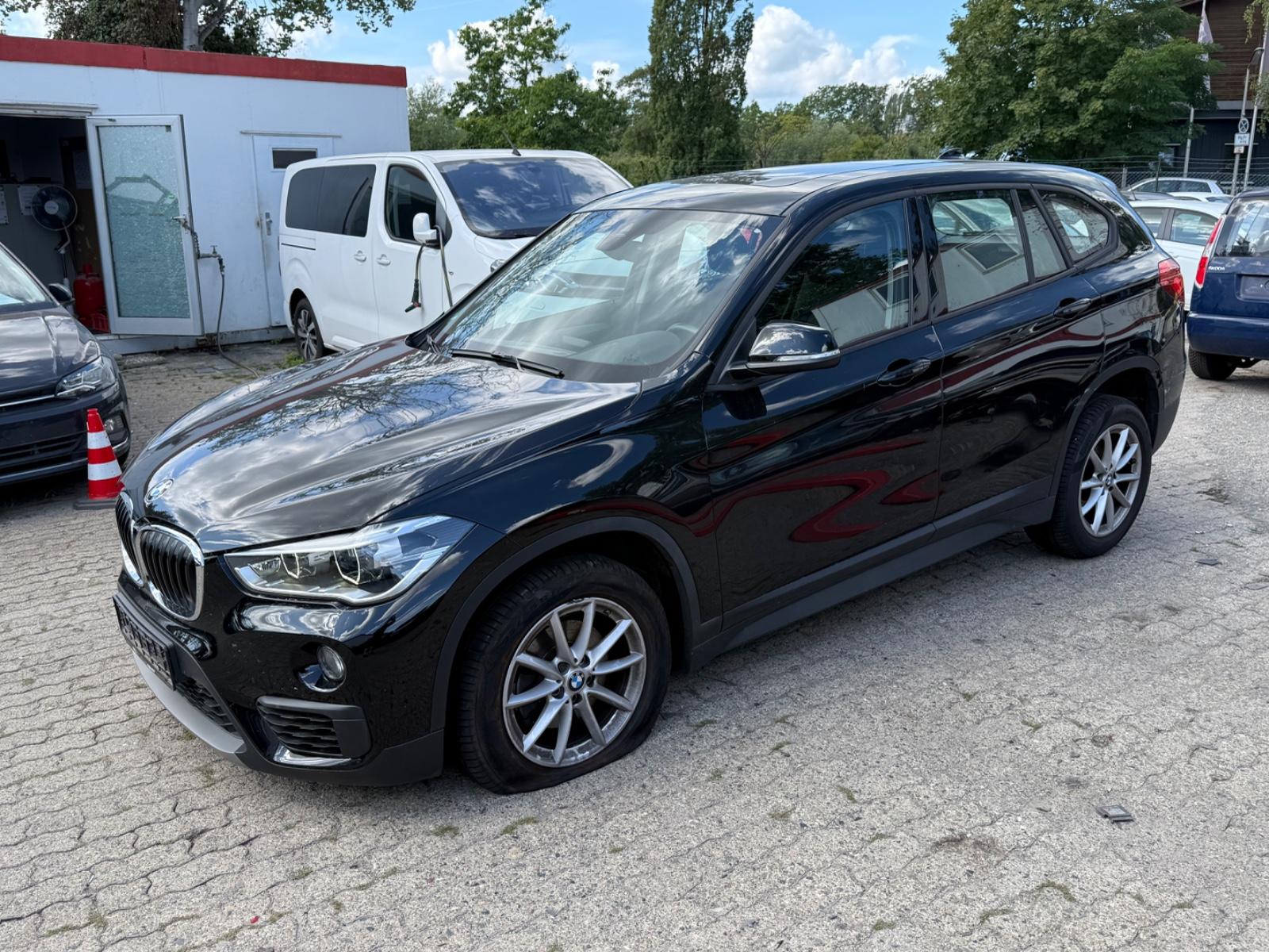 BMW X1  Sport Line  PANORAMA KAMERA NAVI SITZHEIZUNG