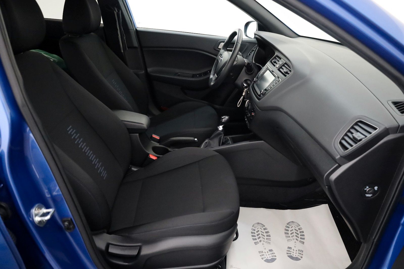 Fahrzeugabbildung Hyundai i20 Passion + Navi,SH,PDC,SR+WR