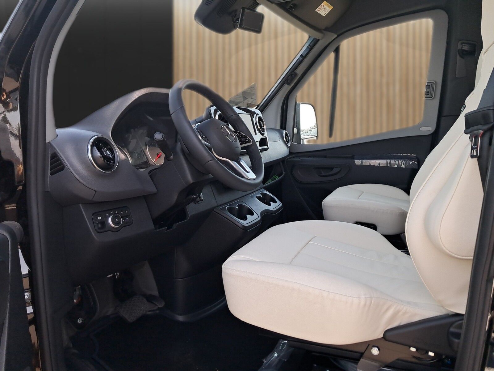 Fahrzeugabbildung Eura Mobil Contura CT 766 EF Mod 2025 Fahrassistenz Markise