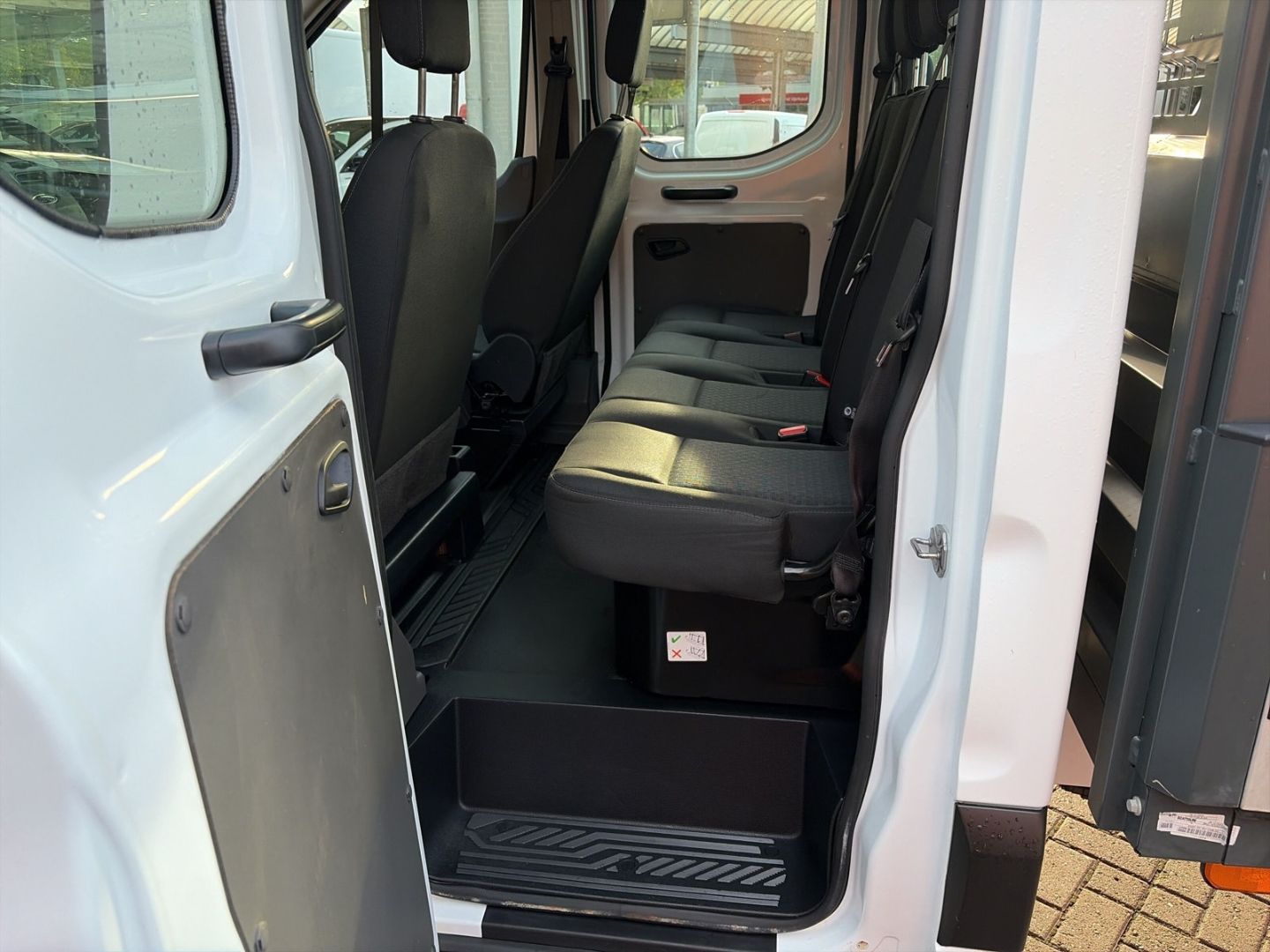 Fahrzeugabbildung Ford Transit Pritsche 350 L3 DoKa Trend StandHZG AHK