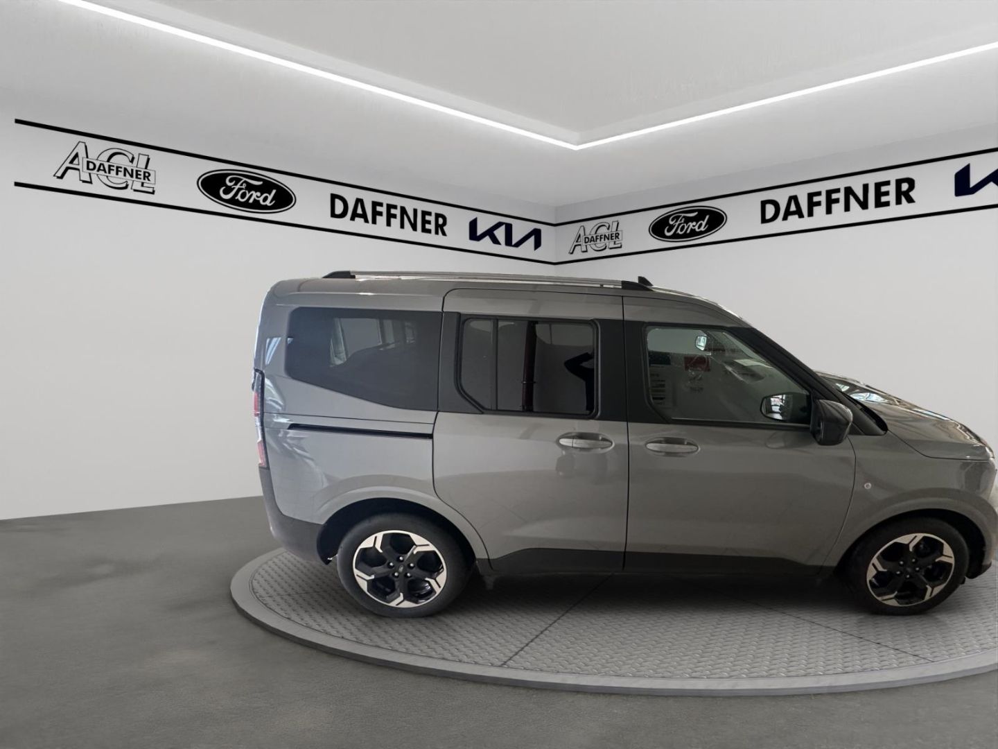 Fahrzeugabbildung Ford Tourneo Courier BEV Titanium Navi ACC Klimaautom