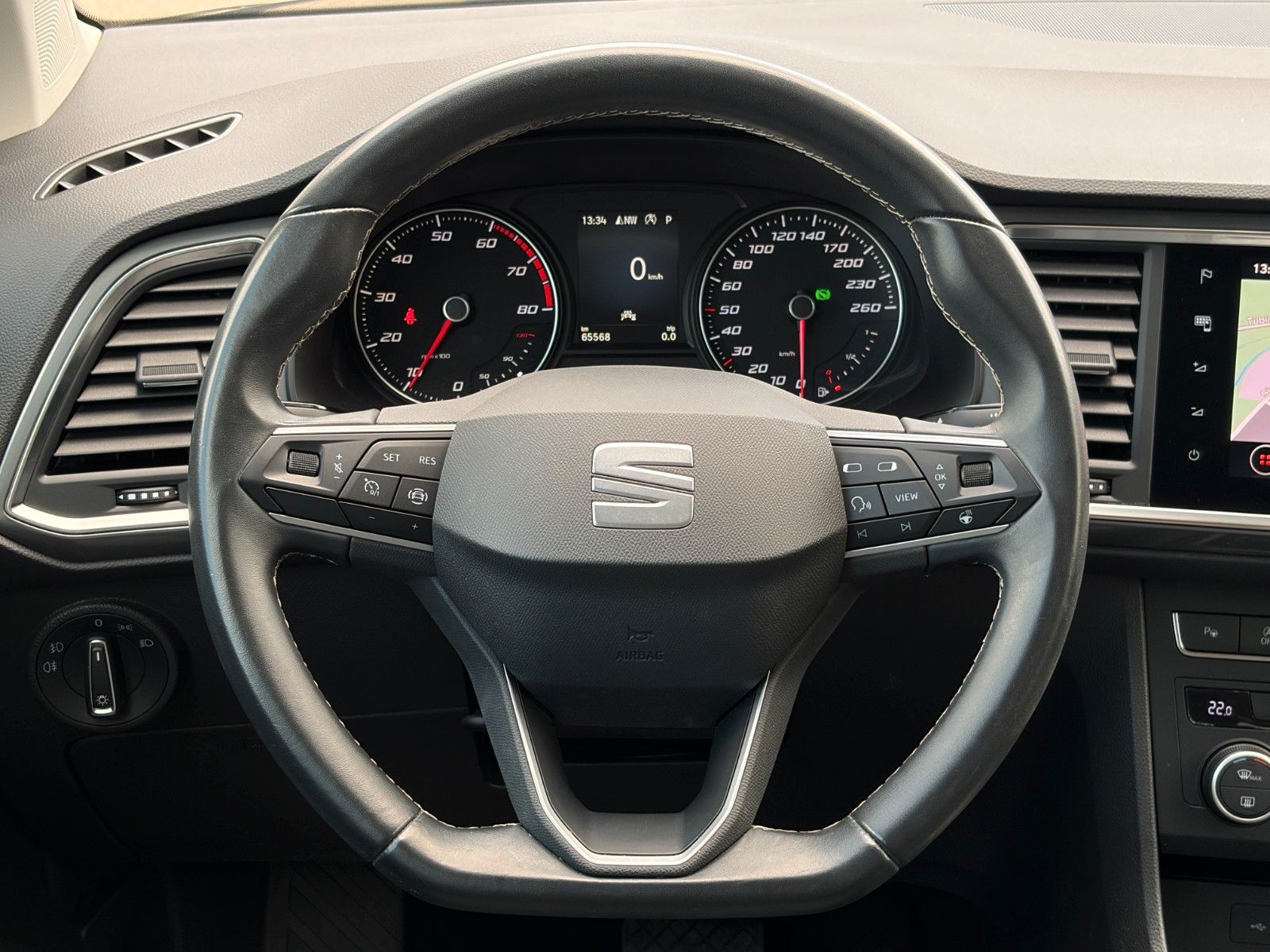 Fahrzeugabbildung SEAT Ateca Style 1,5 TSI DSG Tempomat LHZ SHZ CAM NAV