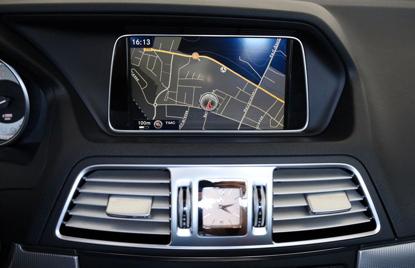 Fahrzeugabbildung Mercedes-Benz E400 Cabrio AMG Line Leder,Navi,LED,H/K,Airscarf