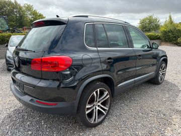 Volkswagen Tiguan - 5
