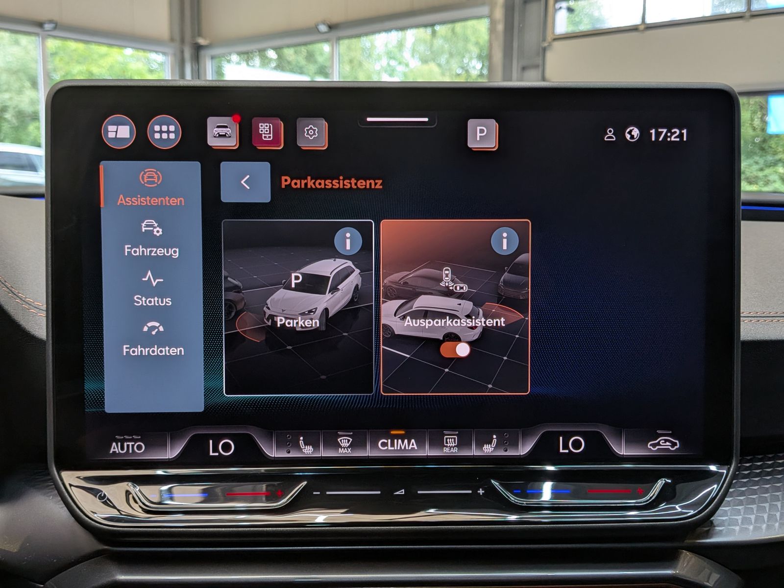 Fahrzeugabbildung CUPRA Leon 1.5 eTSI DINAMICA*MATRIX*ACC*PANO*AHK 5J-Ga