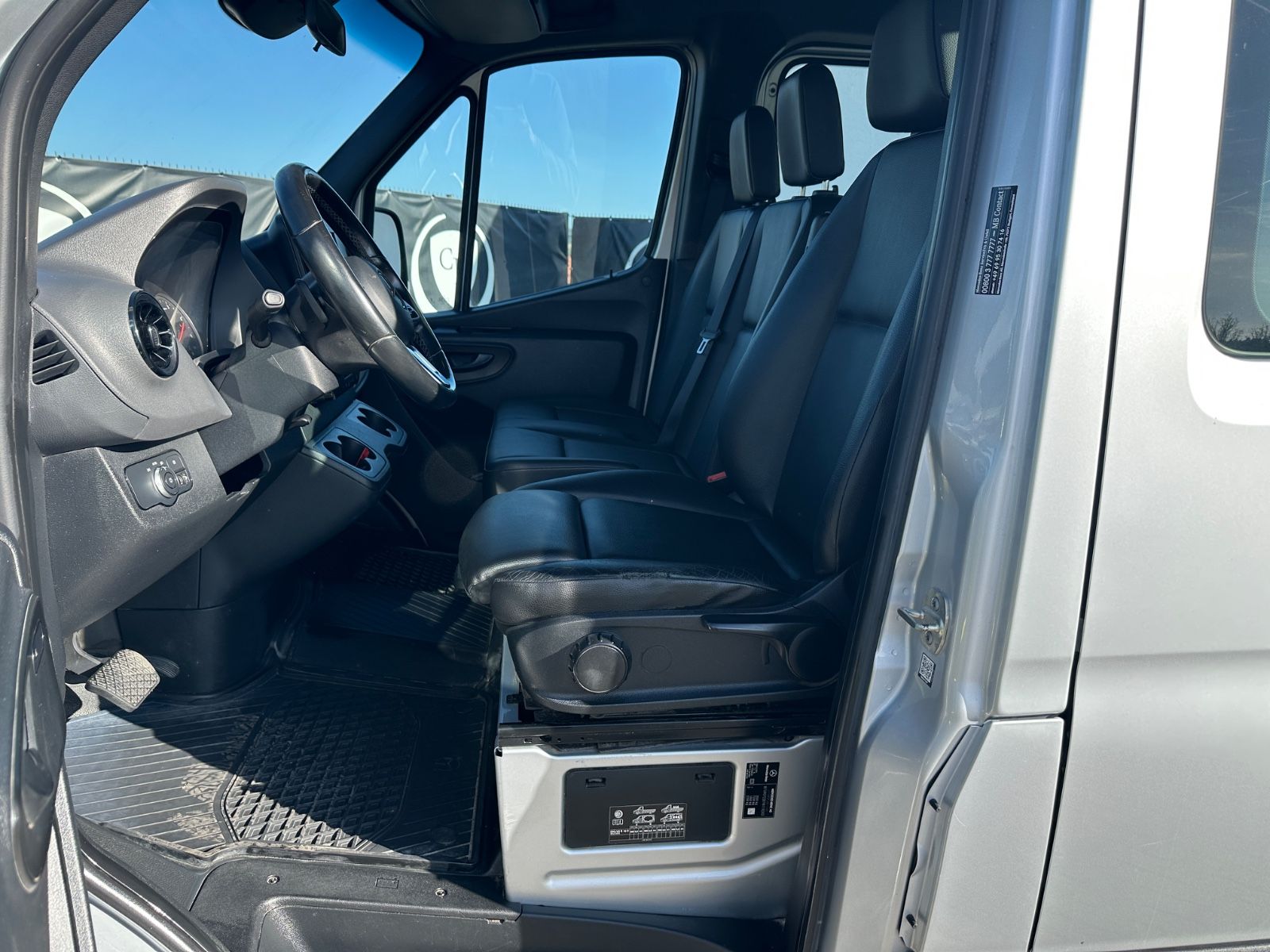Fahrzeugabbildung Mercedes-Benz Sprinter III PritscheDoKa RWD317/7Sitze/Navi/AHK