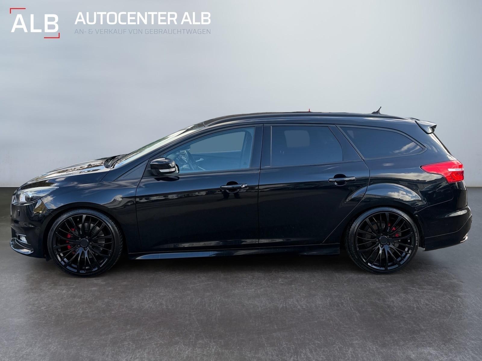 Ford Focus 2015 — rear view
