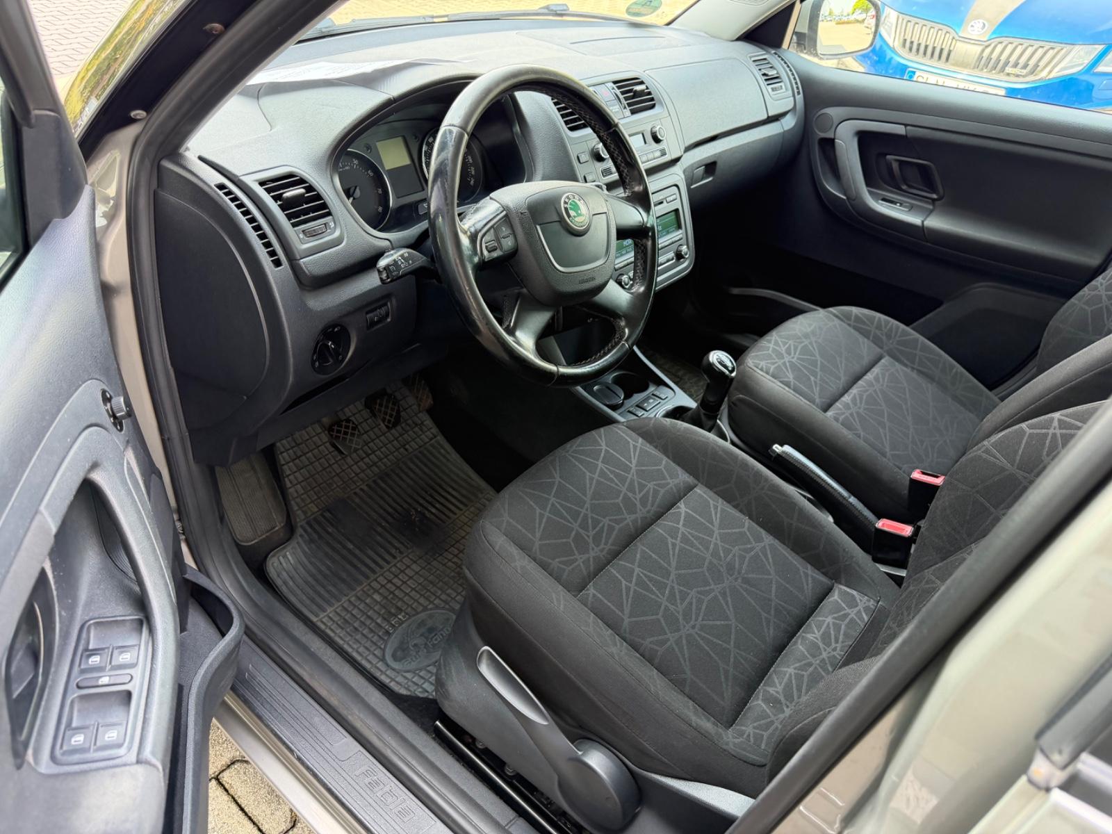 Skoda Fabia 2011 — photo 9