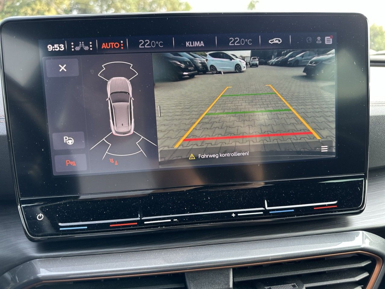 Fahrzeugabbildung CUPRA Formentor 2.0 TDI 150 PS 6-Gang *AHK* - mit KI generiert/bearbeitet