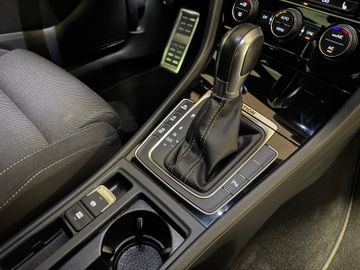 Volkswagen Golf - 9