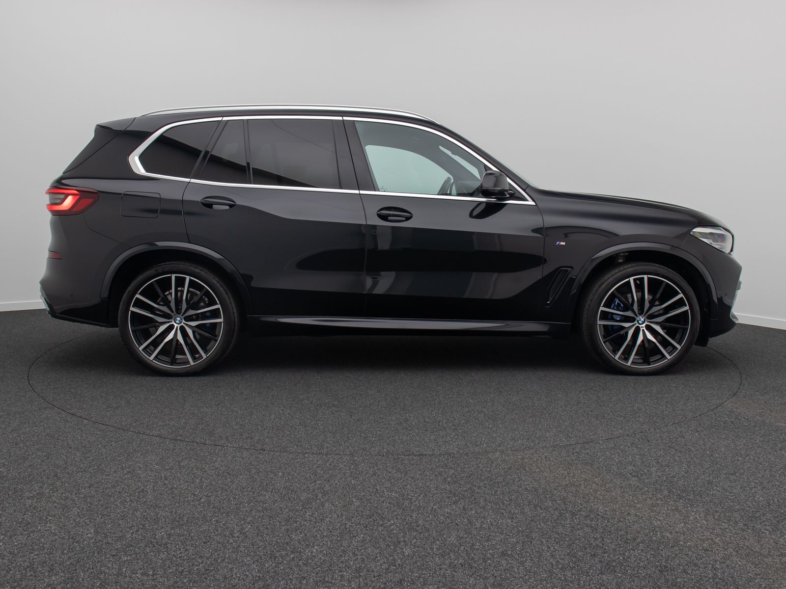 Fahrzeugabbildung BMW X5 xD30d M Sport B&W HUD DAB Panorama 22Zoll