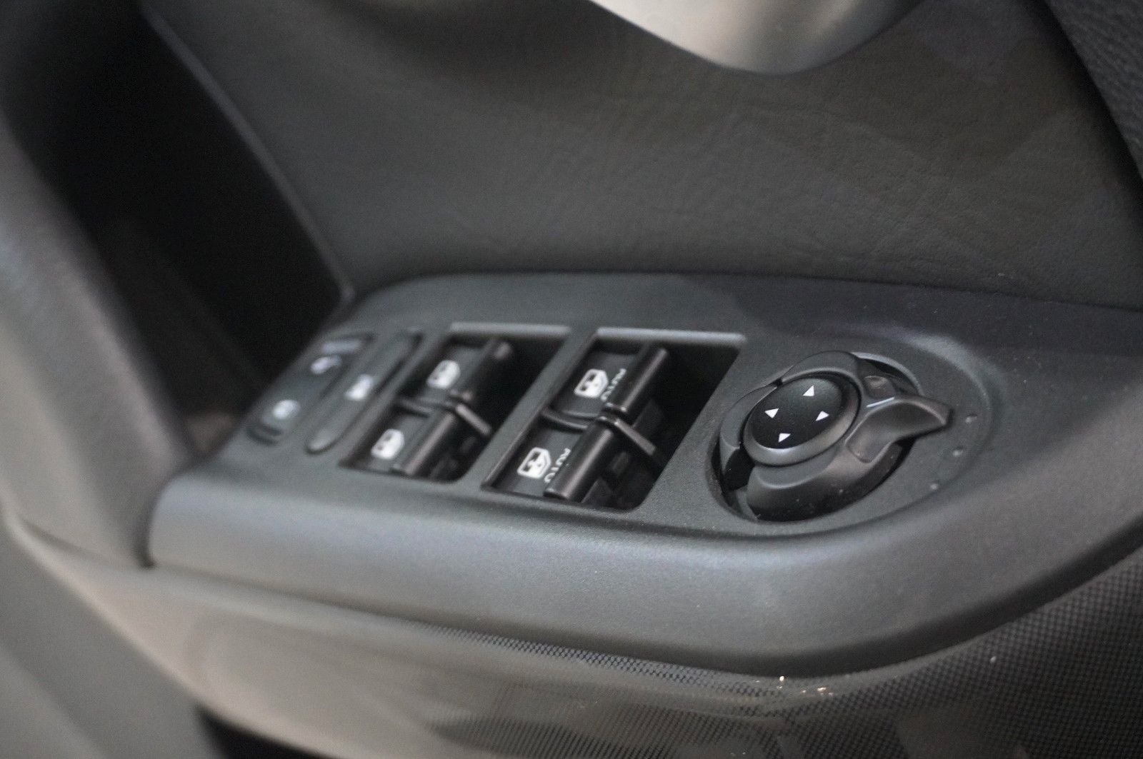 Fahrzeugabbildung Fiat 500X 1.3T CROSS DCT NAVI/LED/PDC/SPORT/TEMP/DAB+