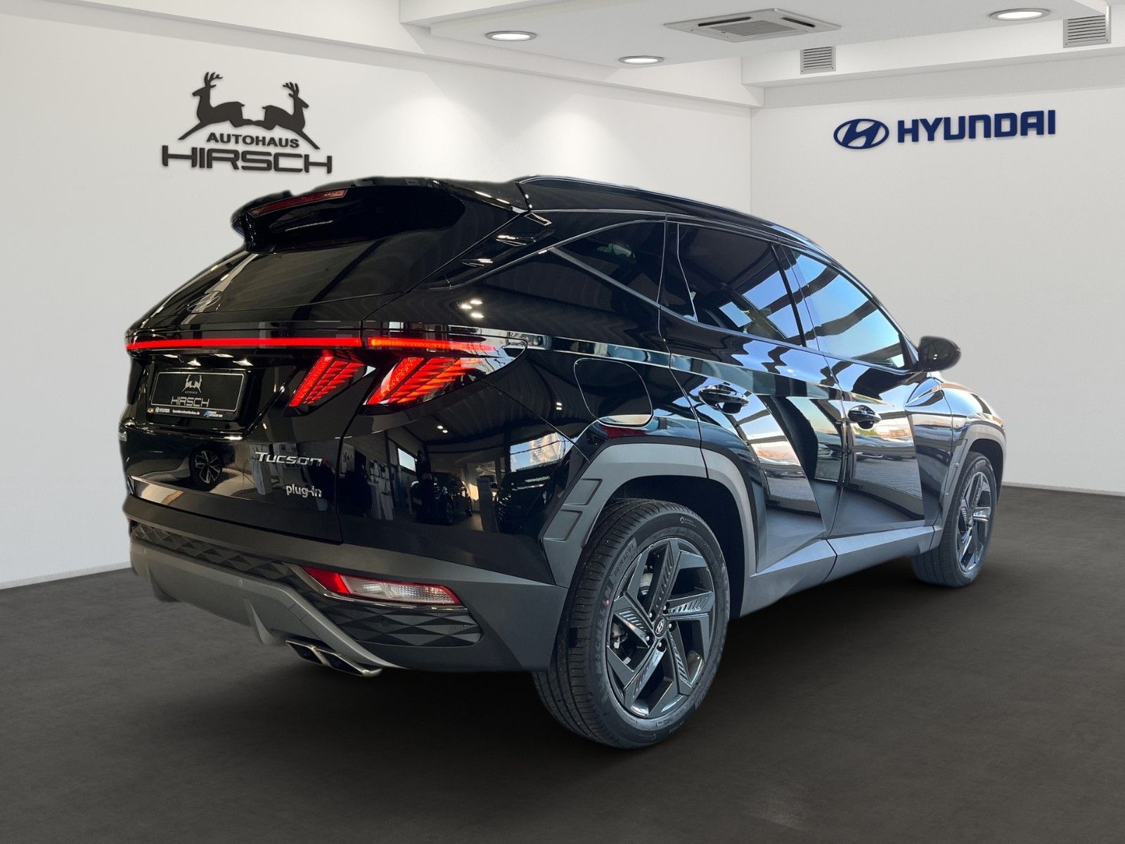Fahrzeugabbildung Hyundai TUCSON Blackline Plug-In Hybrid 4WD PANO