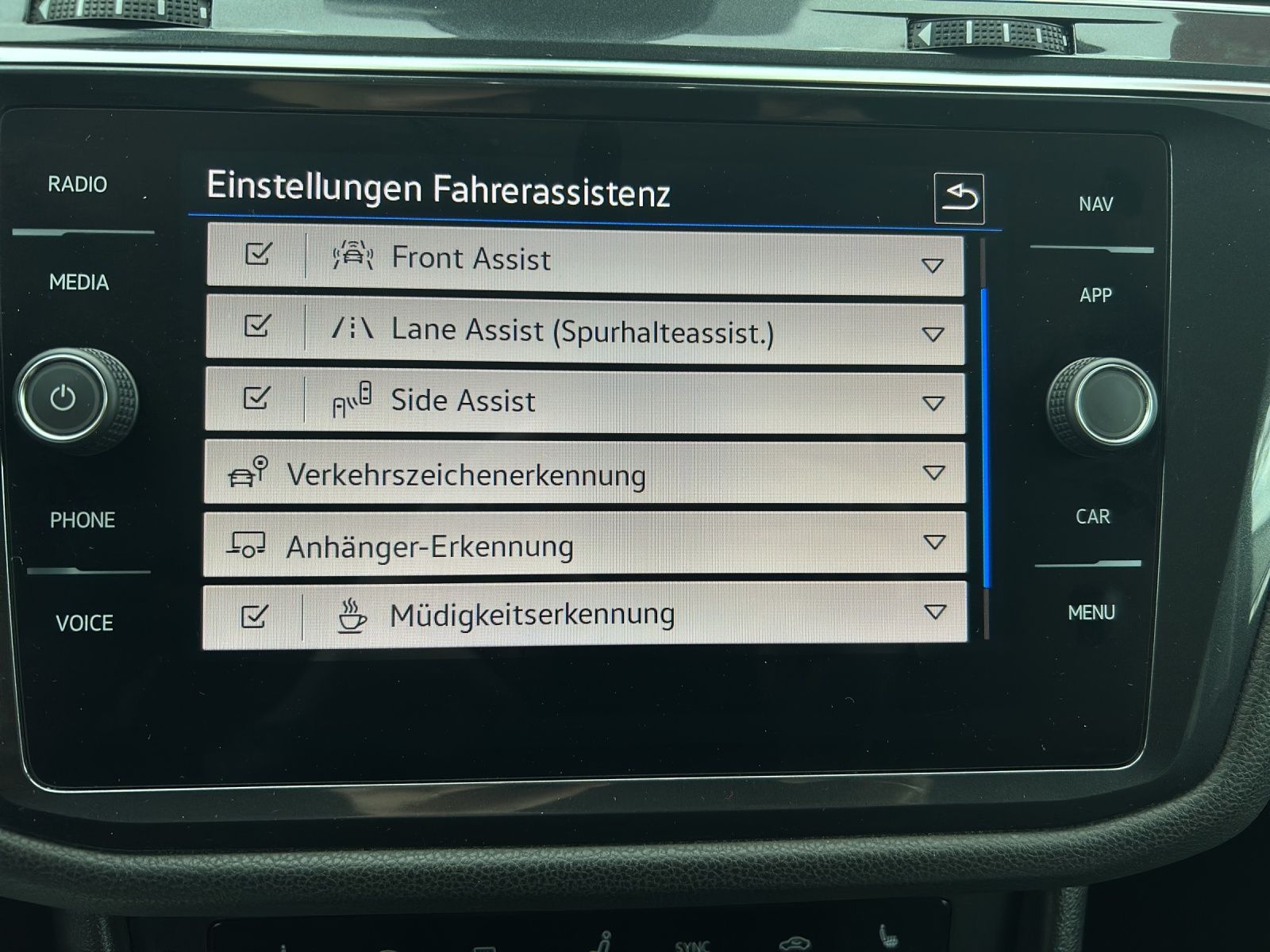 Fahrzeugabbildung Volkswagen Tiguan Allspace Business TDI DSG 4M LED ACC AHK
