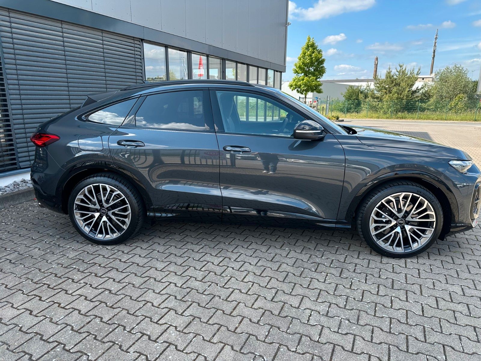 Fahrzeugabbildung Audi SQ5 Sportback quattro edition one AHK