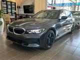 BMW 320 e Sport Leder Memory Pano R.Cam SHZ LED AHK - BMW 320 mit Hybrid-Antrieb: Kombi