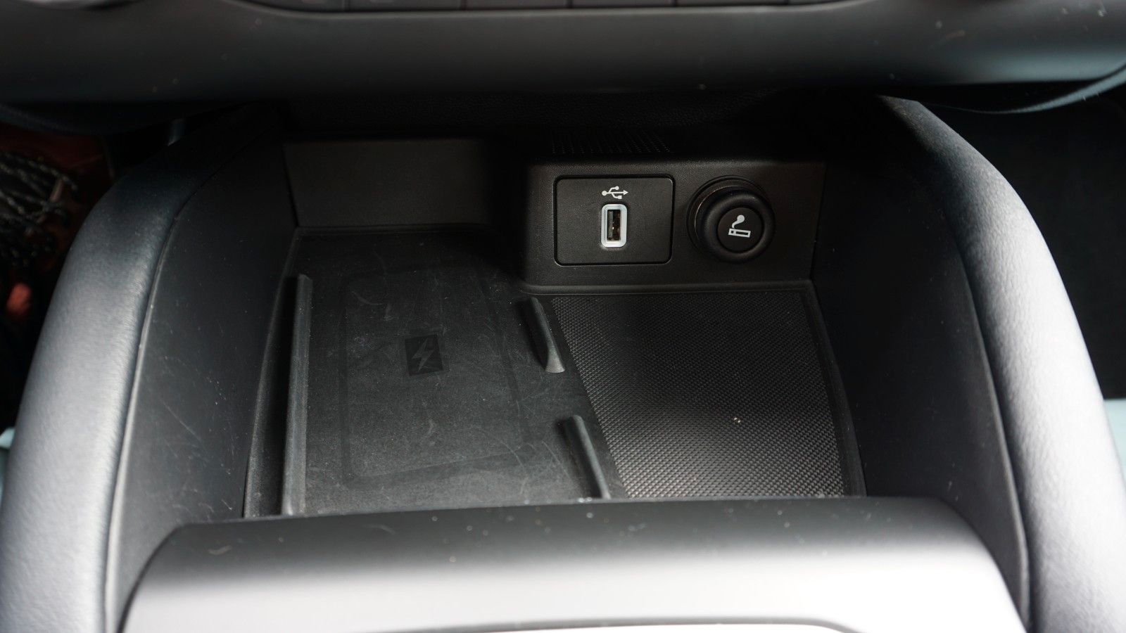 Fahrzeugabbildung Ford Focus Turnier Vignale, Kamera, Pano, Leder, LED