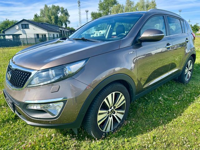 Kia Sportage Spirit 4WD, Erstzulassung 05/2016, 158.238 km