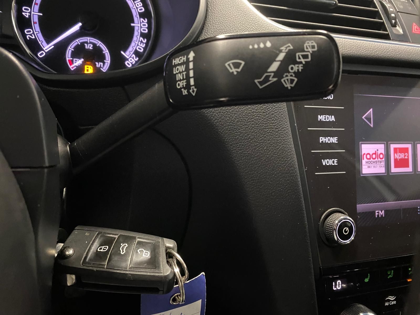 Fahrzeugabbildung SKODA Octavia 1.0 TSI Clever APP+KLIMA+PDC+SITZHEIZ+An