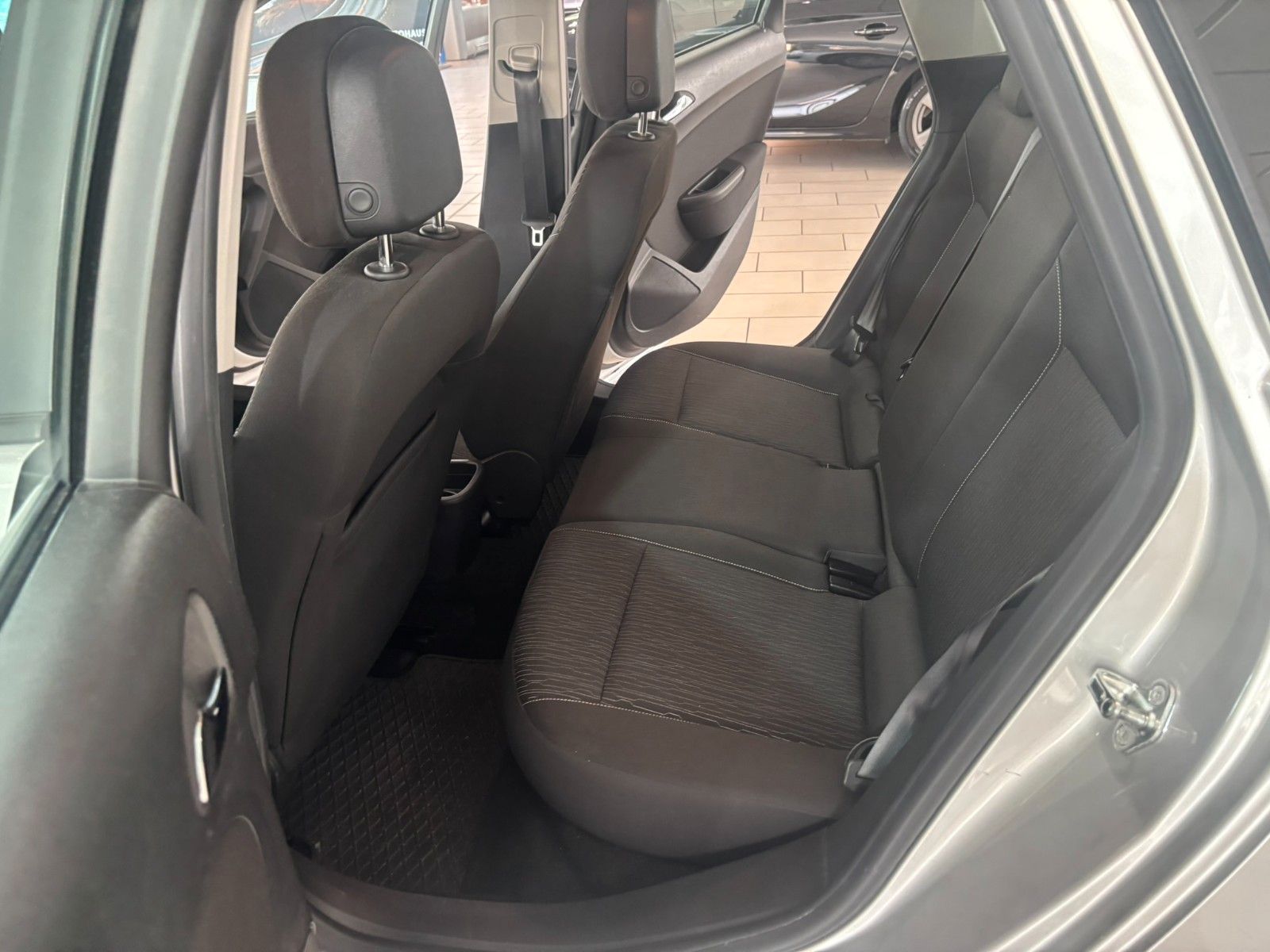 Fahrzeugabbildung Opel Astra J ST 1.4T Edition AHK/ALLWETTER/SHZ/NAVI