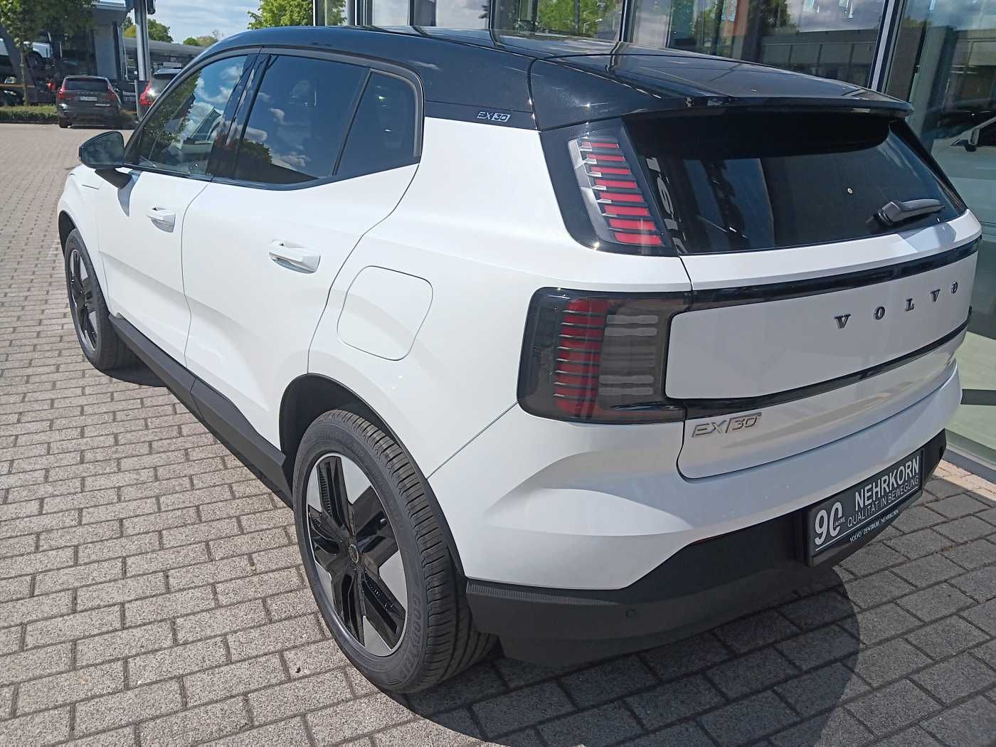Fahrzeugabbildung Volvo EX30 Single Extended Range RWD Plus