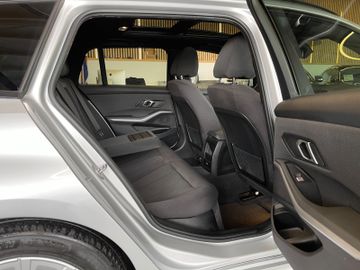 BMW 318d Touring  *1.HAND*19%MWST.*PANO*NOTRUFSYSTEM