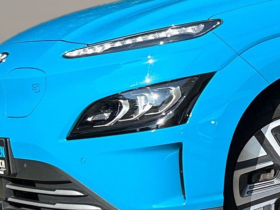 Fahrzeugabbildung Hyundai KONA EV 64kWh TREND NAV/ASSIST-P AHK 1HD HUD+LED