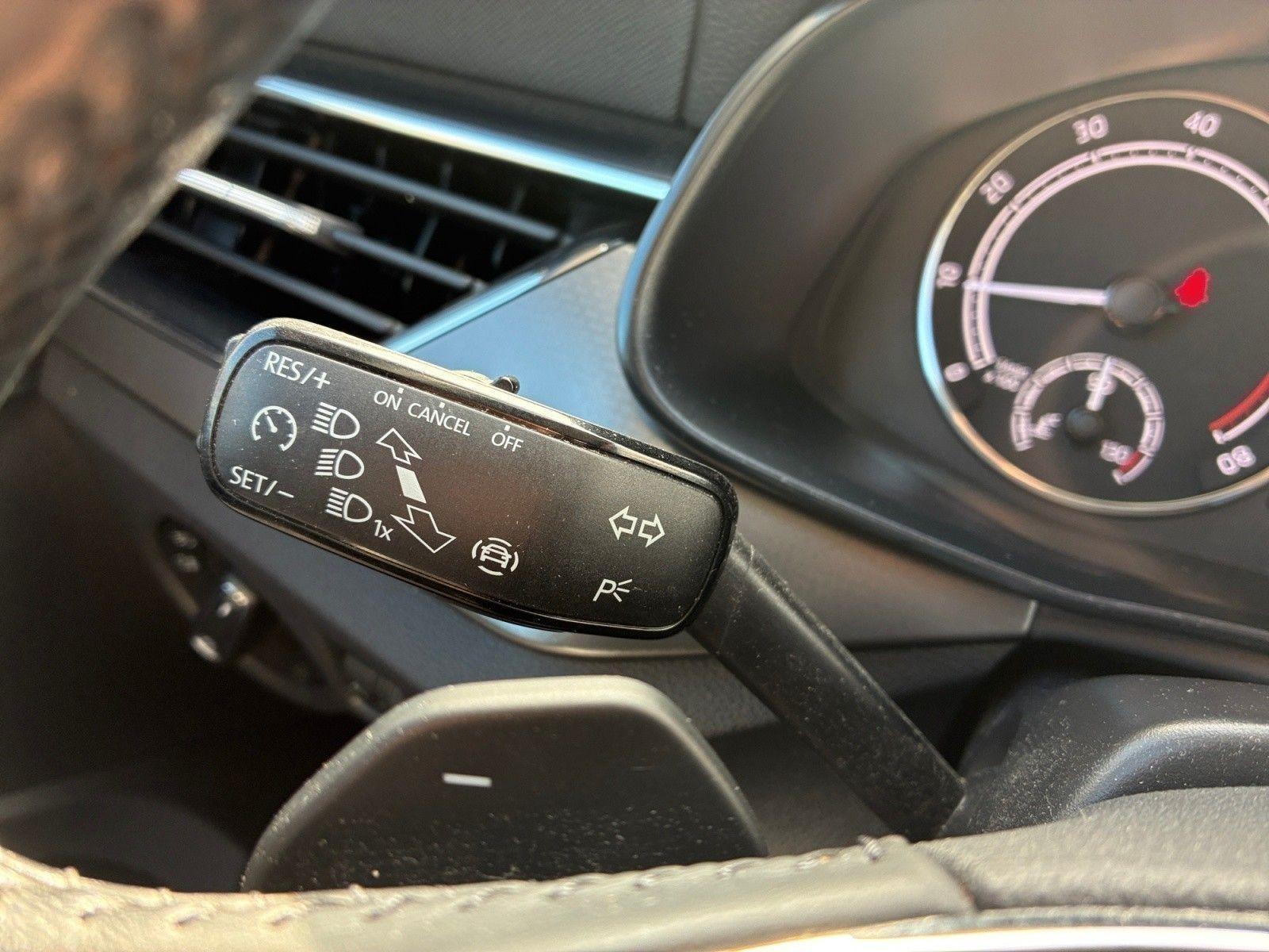 Skoda Scala 1.0 TSI DSG CLEVER  *KLIMA*PDC*CARPLAY*LED